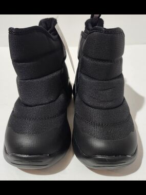 Ashion Kids Black Puffer Slip-On Boots - Lightweight Cozy Winter Shoes Size 10.5